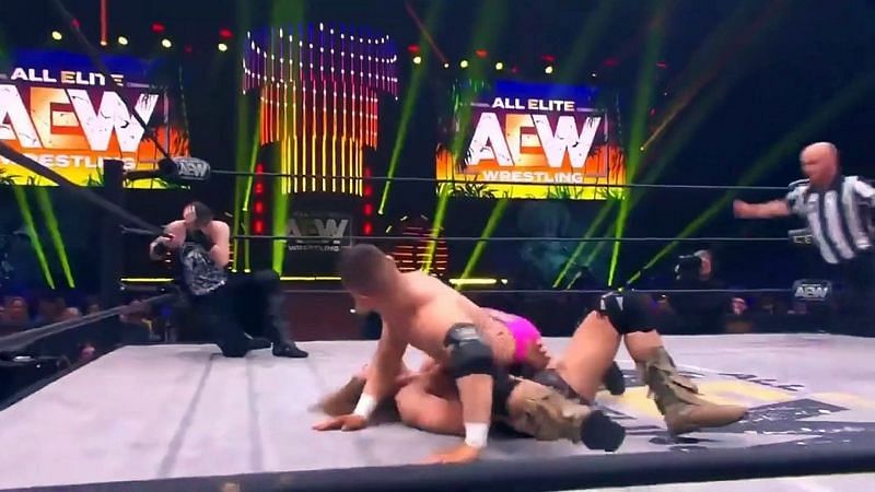 Rope Breaks aren't supposed to count in multi-person matches